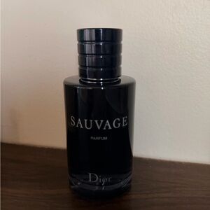 Dior Sauvage Parfum - Sleek Black Design